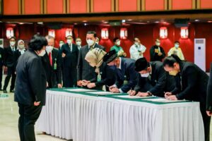 Lantik Pejabat Badan Standardisasi Instrumen, Menteri LHK Ingatkan Soal Standar Perizinan Usaha