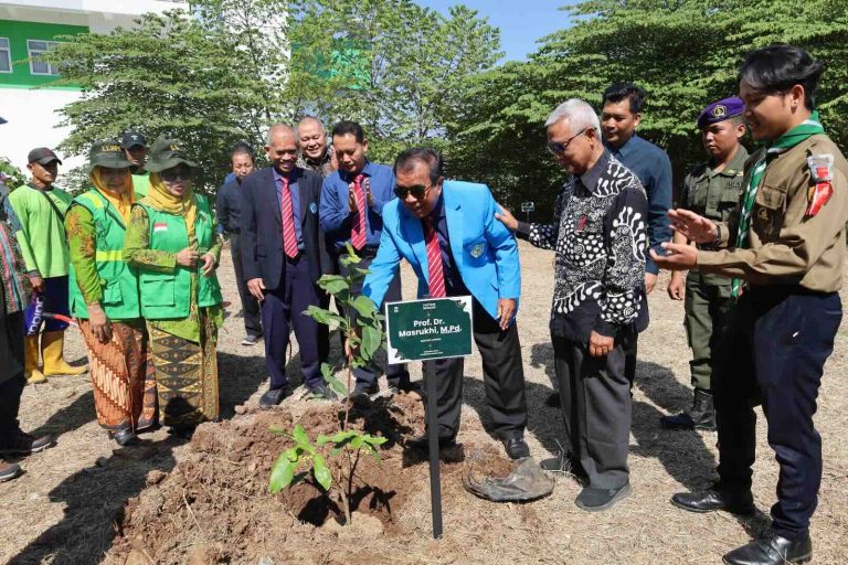 Unimus Luncurkan Hutan Wakaf Pendidikan Berbasis Kolaborasi