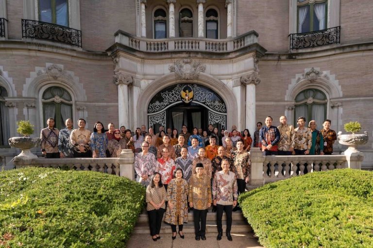 Indonesia Rayakan Hari Batik Nasional di Kantor Pusat World Bank, Washington, D.C., Amerika Serikat