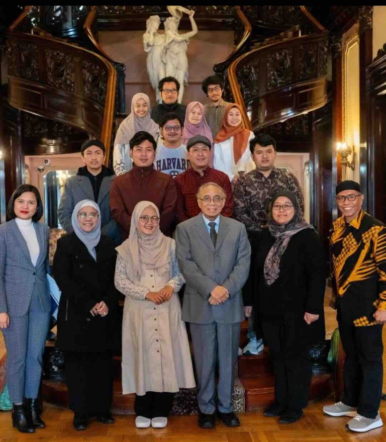 Memperkenalkan Islam Indonesia di Hartford International University, AS