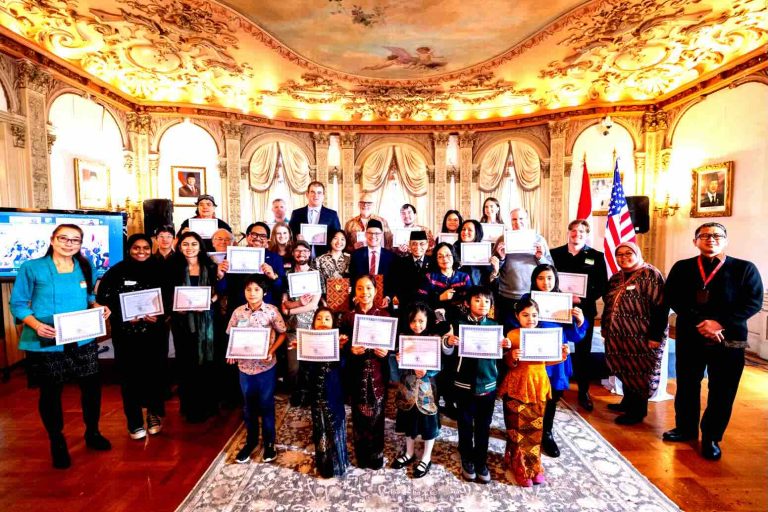 Bahasa Indonesia dan Gamelan Bali di Amerika Serikat