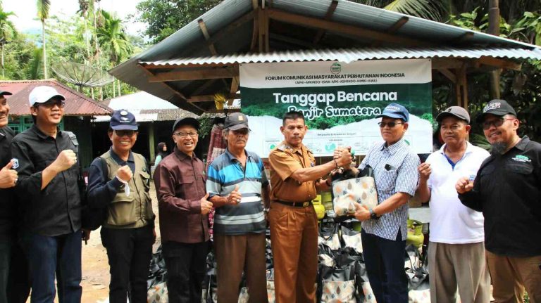 Bantuan Solidaritas Banjir FKMPI di Lubuk Tempurung Sumatera Barat