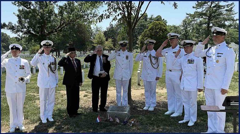 Makam Laut Di Selat Sunda, Doa Di Arlington: Mengenang USS Houston & HMAS Perth