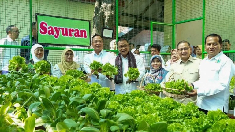 Gresik Dinilai Berhasil Bangun Budaya Lingkungan, Menteri LH Siapkan Replikasi Nasional