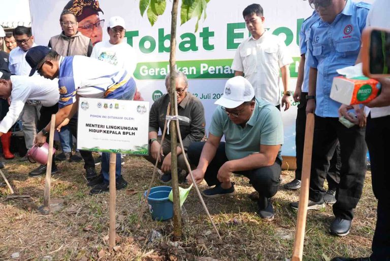 KLH Targetkan Green Jobs Lewat Aturan Baru Pengelolaan Sampah Plastik dan Penanaman Dua Miliar Pohon